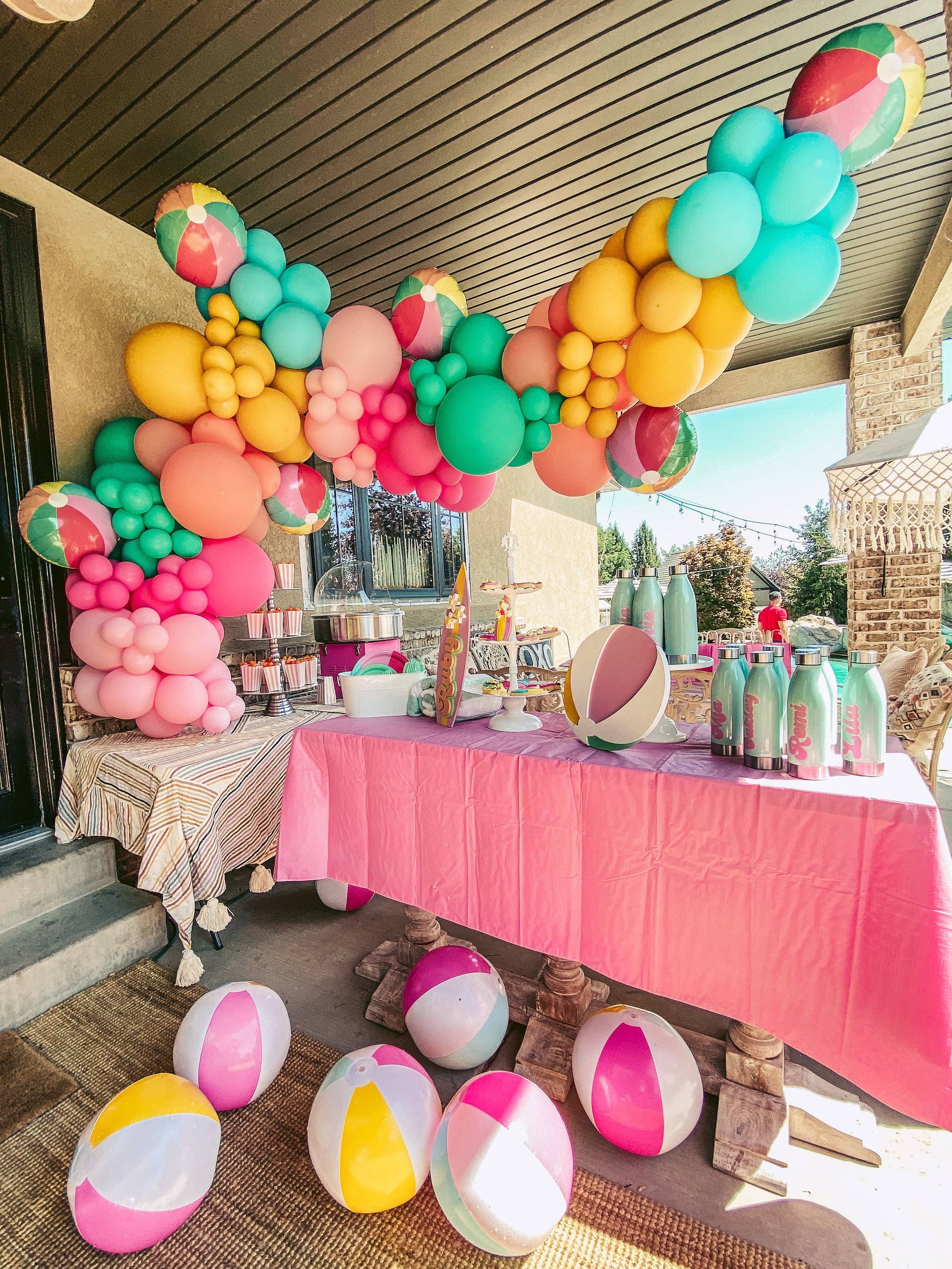 PACKAGE PRICING 10’ Standard bOp Balloon Garland