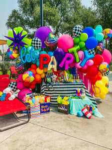 PACKAGE PRICING 10’ Standard bOp Balloon Garland