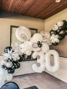 PACKAGE PRICING 10’ Standard bOp Balloon Garland