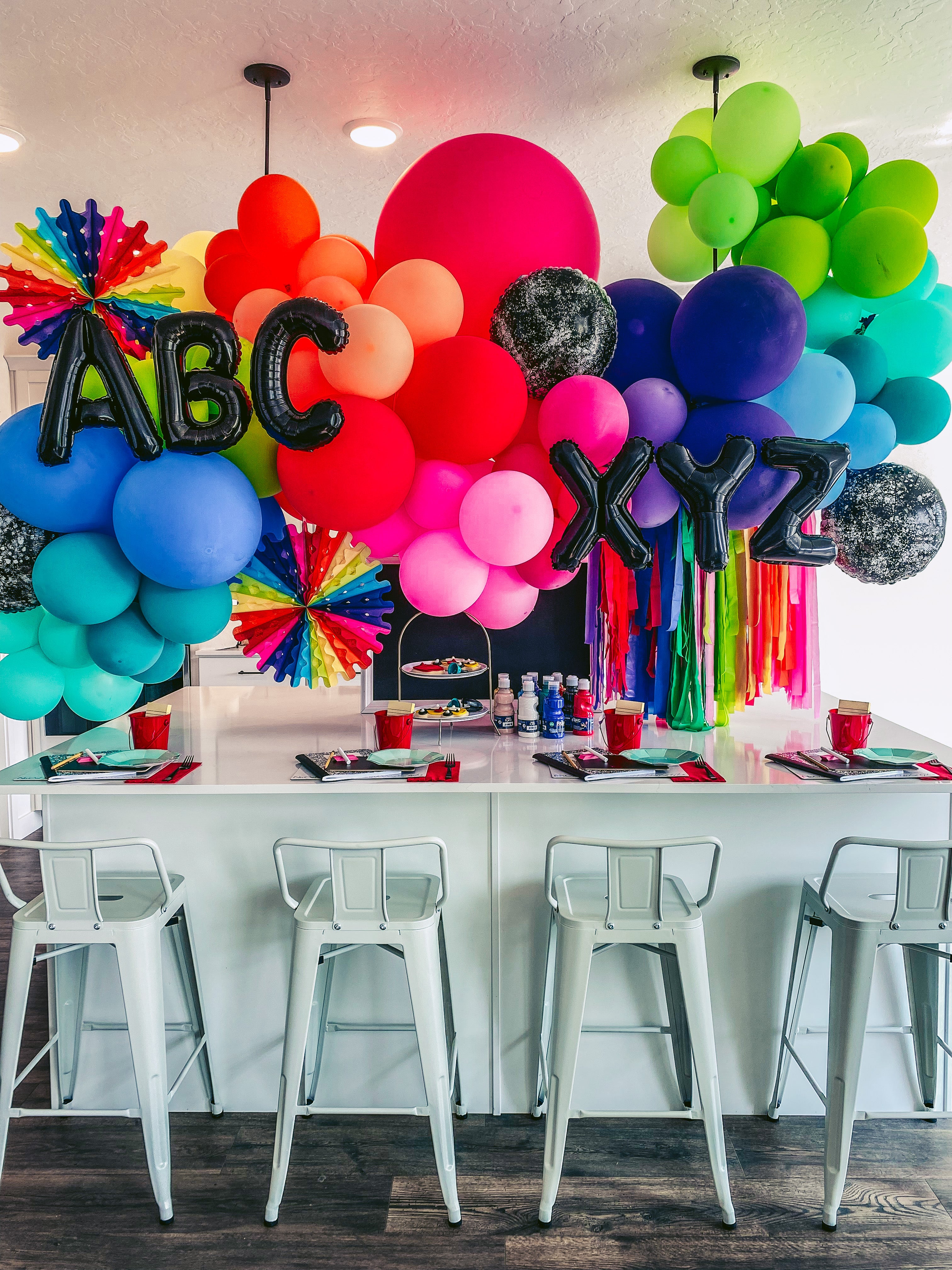 PACKAGE PRICING 10’ Standard bOp Balloon Garland